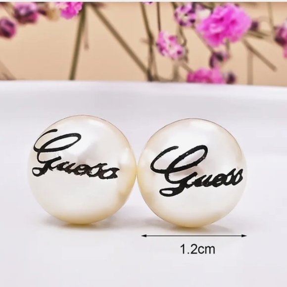 Guess vintage earrings, barely used in great condition! - Picture 2 of 3